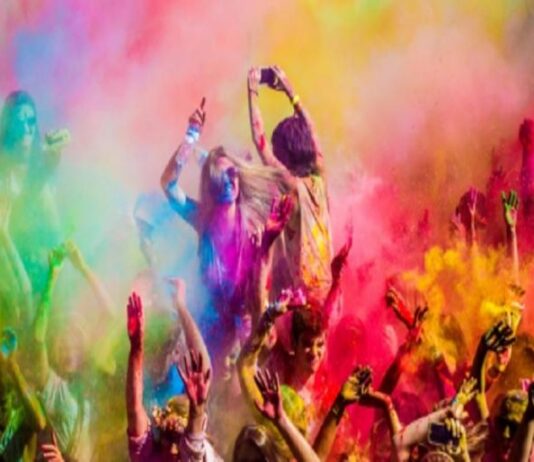 कब है रंग पंचमी? जानिए शुभ मुहूर्त और इस पर्व को मनाने का कारण