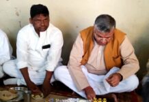 आलू-परवल की तरकारी में मंत्री धर्मवीर प्रजापति को मिला दलित प्रेम