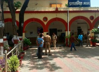 सीबीआई ने रेलवे के डिप्टी सीएमएम आलोक मिश्रा को रंगे हाथ गिरफ्तार किया