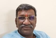 खांटी नेता जेल राज्य मंत्री सुरेश राही डीएम आवास पर फरियादियों के साथ बैठे,खबरें चलीं मंत्री ने दिया डीएम आवास पर धरना…