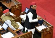 यूपी विधानसभा में हंगामा, अखिलेश और स्पीकर एक-दूसरे पूछते रहे नियम 311