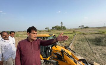 प्रत्येक आदमी तक न्यूनतम मूल्य पर बिजली पहुचाने के लिये वो न केवल प्रतिबद्ध ऊर्जा मंत्री ए.के. शर्मा