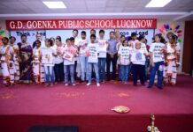 कौशल किशोर के बोल : घर के बाहर लगाये पोस्टर ‘हमारा परिवार नशामुक्त परिवार’