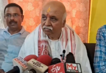 फायरब्रांड नेता प्रवीण तोगड़िया बड़ा बयान -अगर झगड़ा बांग्लादेश सरकार से तो हिंदुओं का कत्ल क्यों !
