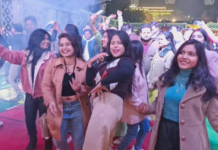 नए साल का स्वागत : लखनऊ ने बोला हैपी न्यू ईयर, देर रात तक सड़कों पर होता रहा डांस
