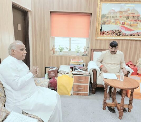भाजपा के प्रांतीय महामंत्री (संगठन) धर्मपाल जी से मीले आचार्य राम महेश मिश्र