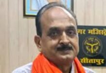 सीतापुर प्रकरण-डीएम ने सिटी मजिस्ट्रेट को लगायी फटकार, गिड़गिड़ाये- सर,रिटायरमेंट करीब है,कार्रवाई ना करें…