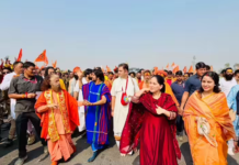 आगे-आगे जया किशोरी, पीछे-पीछे बागेश्वर बाबा…