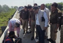 होमगार्ड मंत्री ने दिखायी इंसानियत: घायल नौजवान को देख रोकी गाड़ी,बैंडेट लगाकर किया विदा