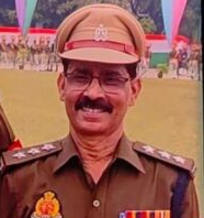 स्टेेनो गौतम राजपत्रित अधिकारी का फर्जी ‘वर्दी’ और ‘स्टार’ लगाते हैं, इनके खिलाफ सख्त कानूनी कार्रवाई हो-अधिवक्ता