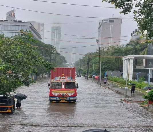 यूपी में बदला मौसम- मुजफ्फरनगर में गरज-चमक और तेज हवा के साथ बारिश