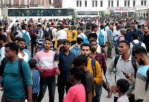 यूपी सिपाही भर्ती: पहले दिन 25 फीसदी ने छोड़ी परीक्षा, गड़बड़ी के आरोप में पांच पर FIR