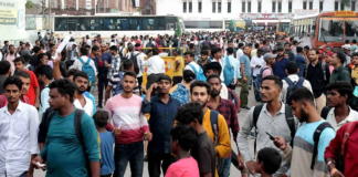 यूपी सिपाही भर्ती: पहले दिन 25 फीसदी ने छोड़ी परीक्षा, गड़बड़ी के आरोप में पांच पर FIR