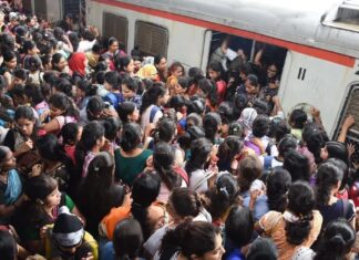 मुंबई लोकल: शहर की जीवनरेखा…