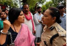 इंसानियत -डिंपल यादव ने हाथ से पिलाया पानी, बच्चों की तरह किया दुलार