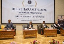 एसएनएलयू में ‘दीक्षारंभ 2026’ आयोजित, नए छात्रों का स्वागत