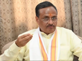 न गुरूर, न लहजे में बनावट, उनकी सादगी का ज़िक्र महफ़िल में बार-बार हुआ
