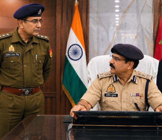 डीआईजी, आगरा संजीव शुक्ला का ‘लेटर बम’ : मथुरा कमांडेंट शैलेन्द्र सिंह को ‘प्रतिशोध’, ‘पूर्वाग्रह’ से ‘कुंठित अधिकारी’ बताया
